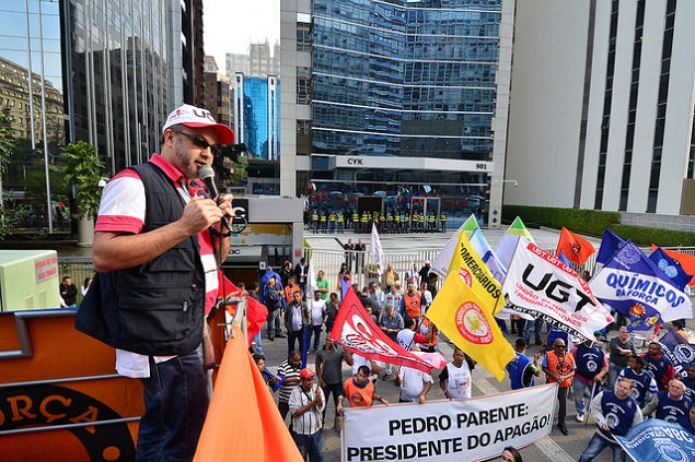 Centrais realizam ato em apoio à causa da greve dos caminhoneiros