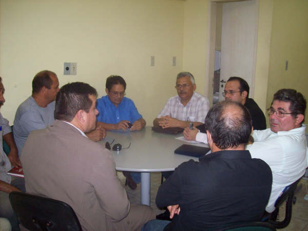 DIRIGENTE DA UGT PARTICIPA DE FRENTE COMERCIÁRIA PARA A DEFESA DA LEI DE REGULAMENTAÇÃO DO COMÉRCIO.