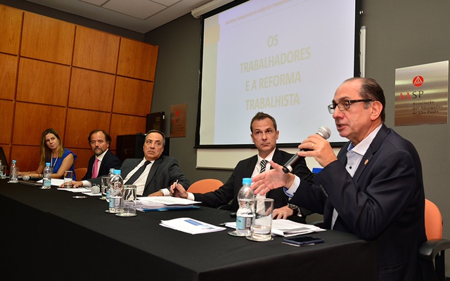 Presidente da UGT participa de debate sobre reforma trabalhista AASP